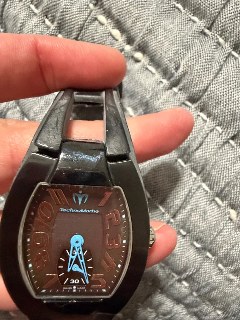 Technomarine sleek analog